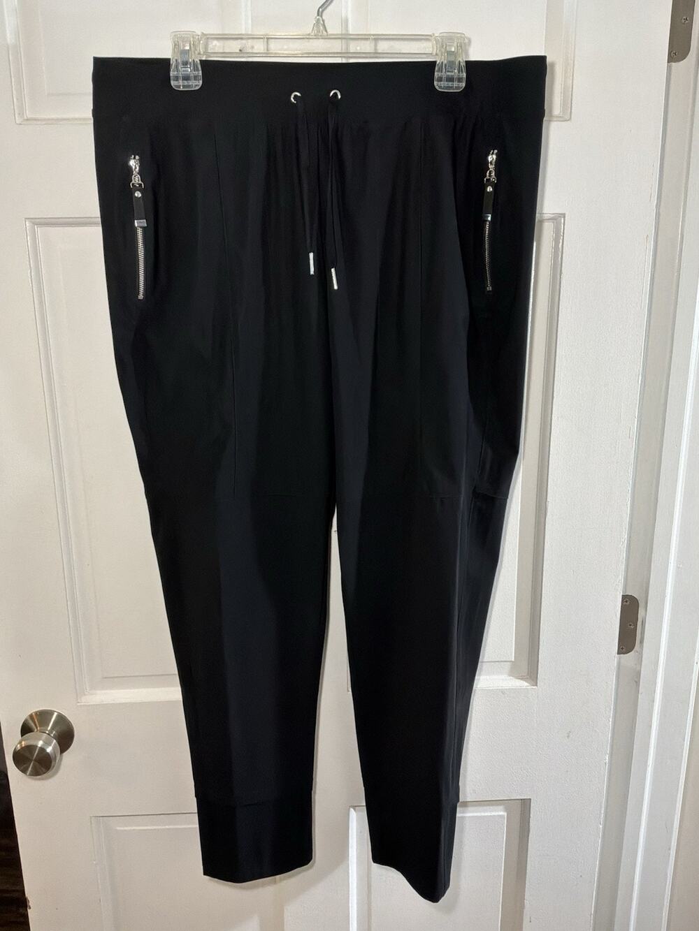 Chicos Women’s 2R Large Black Drawstring Pull On Pants Tapered Leg Zip Pockets